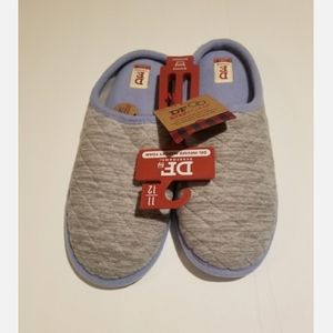 Women's Dearfoam gel infused memory foam slippers